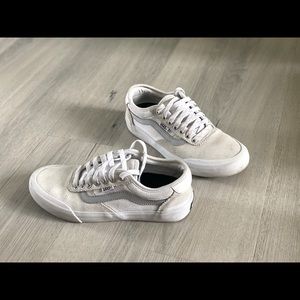 White Vans Skate Pro